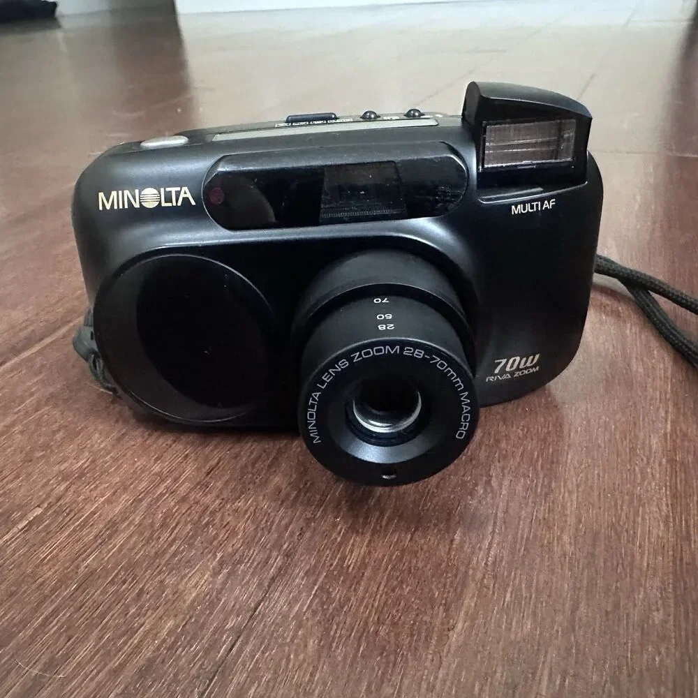 Minolta Riva Zoom 70w Multi AF 35mm Film Point and Shoot Camera Black Tested